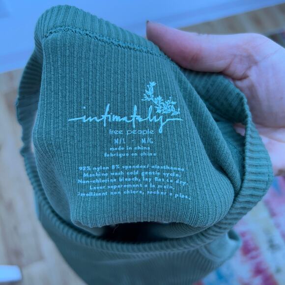 NEW Intimately Free People Green Ribbed Stretch Tank Top M/L Loungewear Casual - Picture 5 of 5